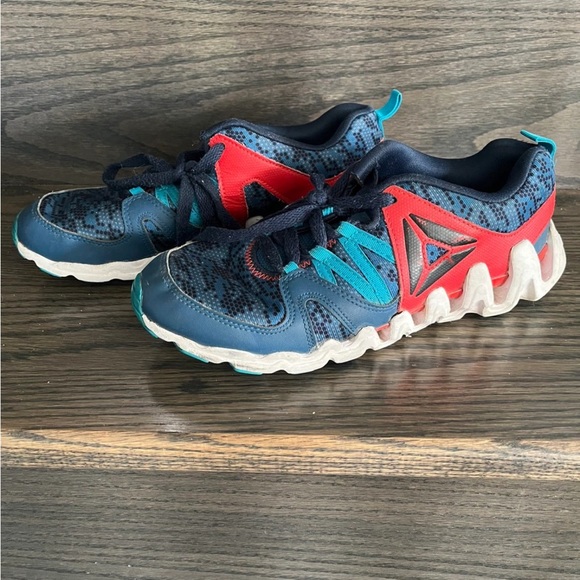 Reebok unisex kids runners sz 4 youth EUC worn twice - Picture 4 of 5